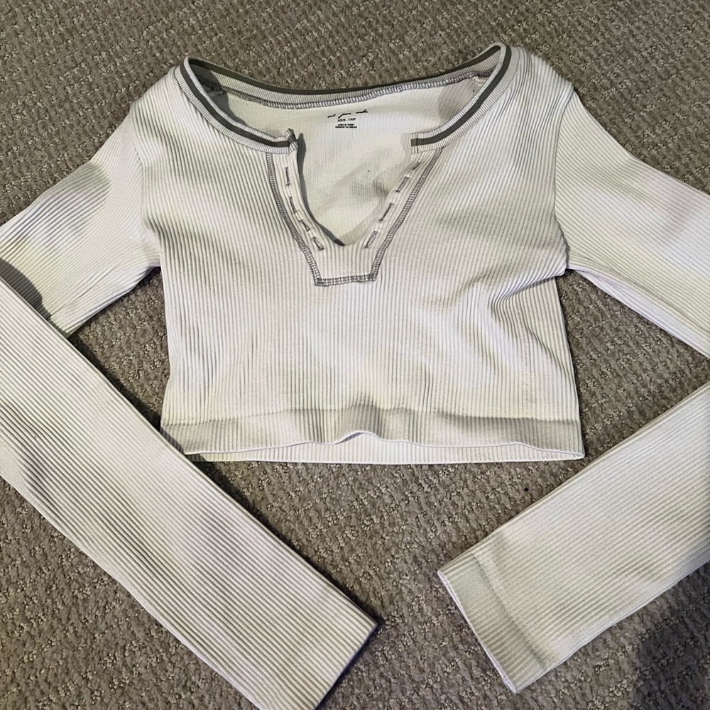 Urban outfitters long sleeved cropped top